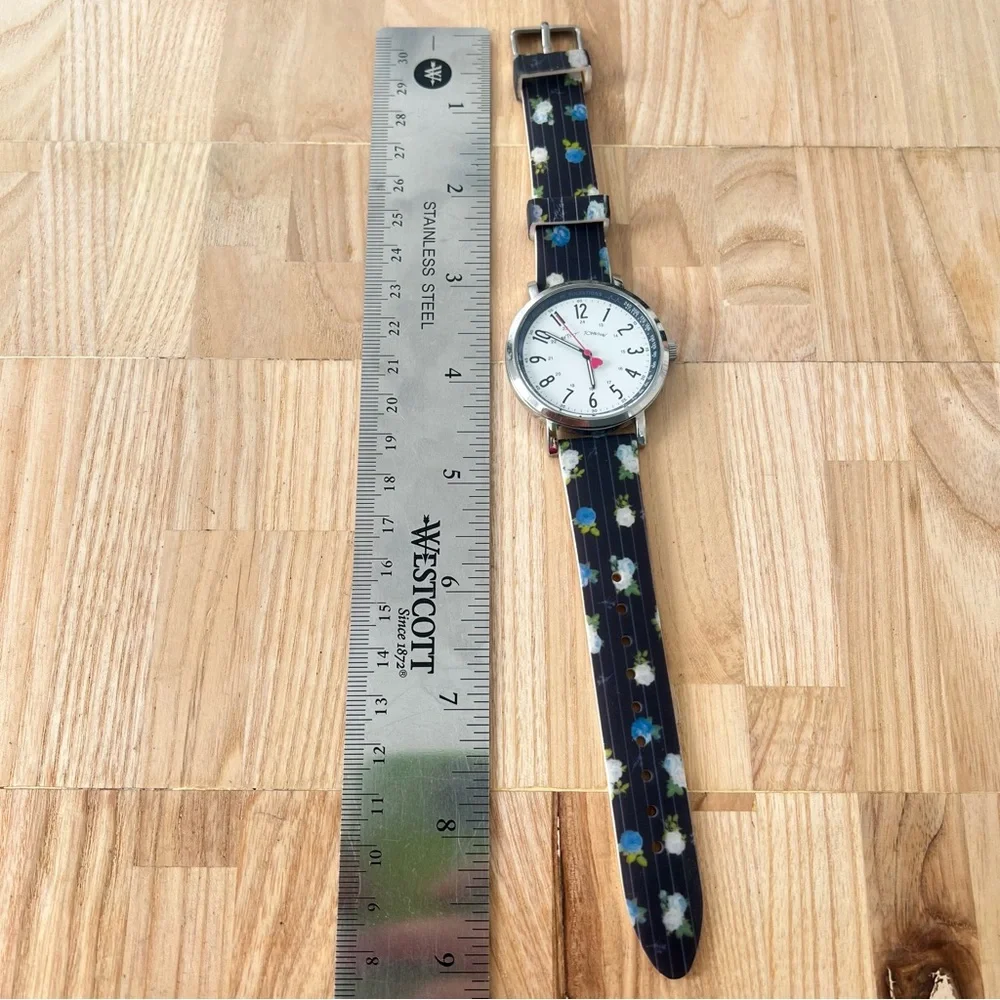 Betsey Johnson ladies floral fashion watch NEW BATTERY